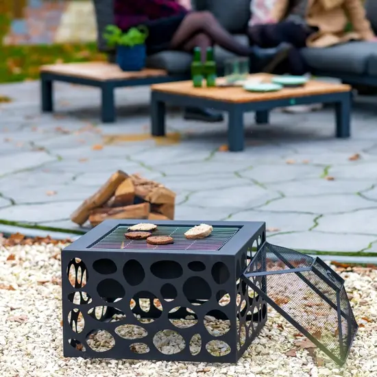 jardin-terroir.com - RedFire Foyer avec grille de barbecue Mikor Noir